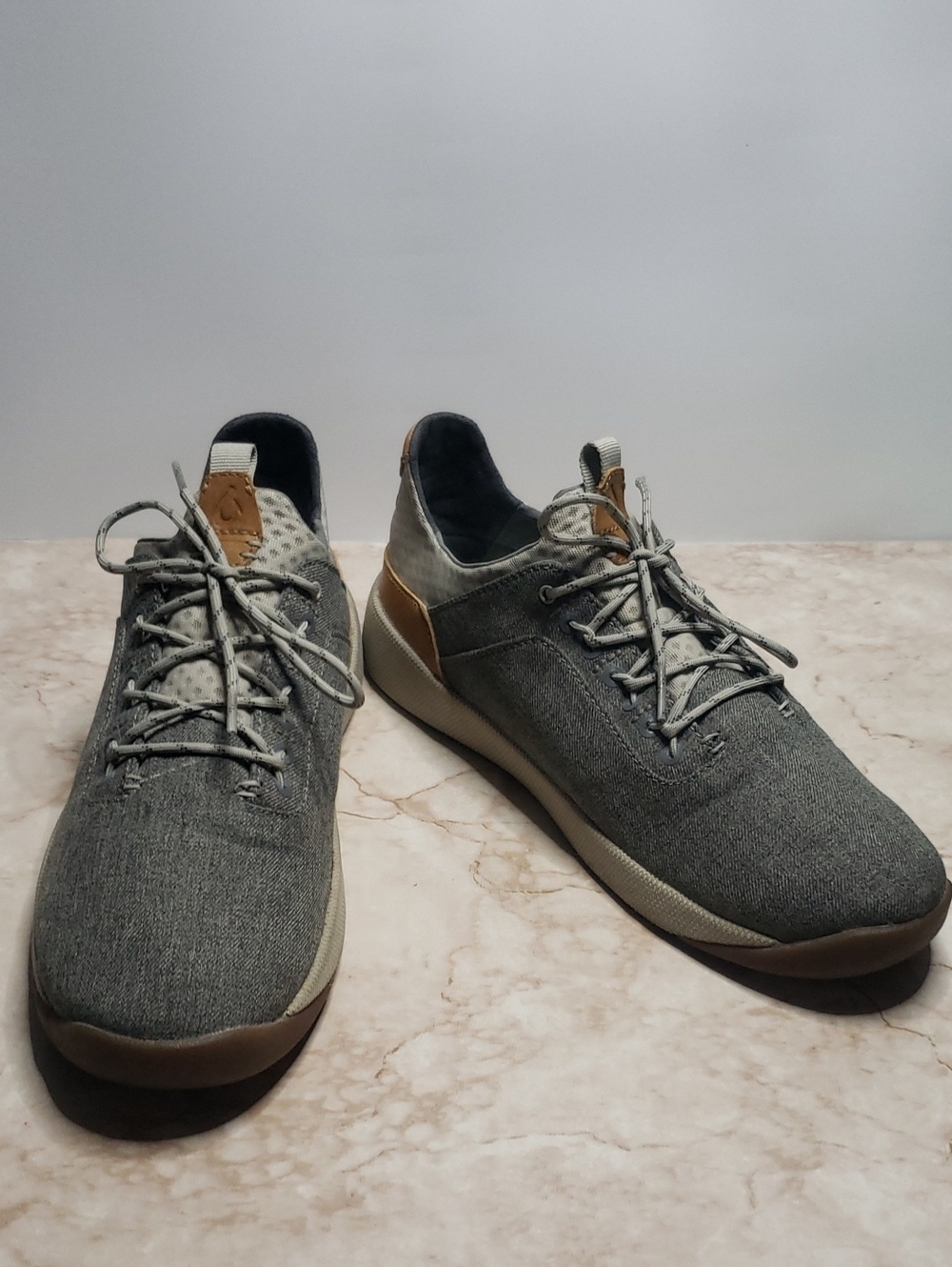 Olukai Men's Casual Knit Sneaker - Gray with Tan Accents Size 10